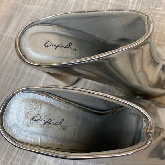 Qupid Heeled Silver Mirror Patent Leatherette 4 inch Heeled Mules Womens 8.5 - Picture 6 of 7